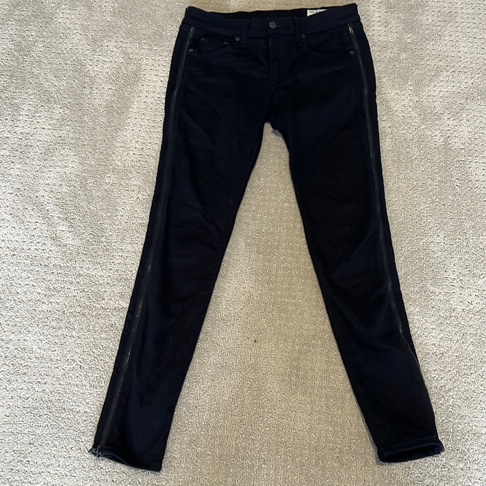 Rag and bone women's skinny dark jeans. Size 28. Zippers down sides.